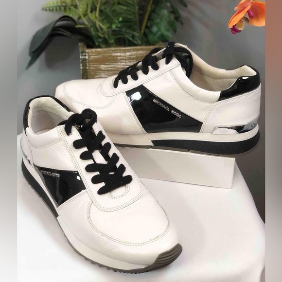 Michael Kors Allie trainer White and Black Retro Sneakers - Picture 1 of 14
